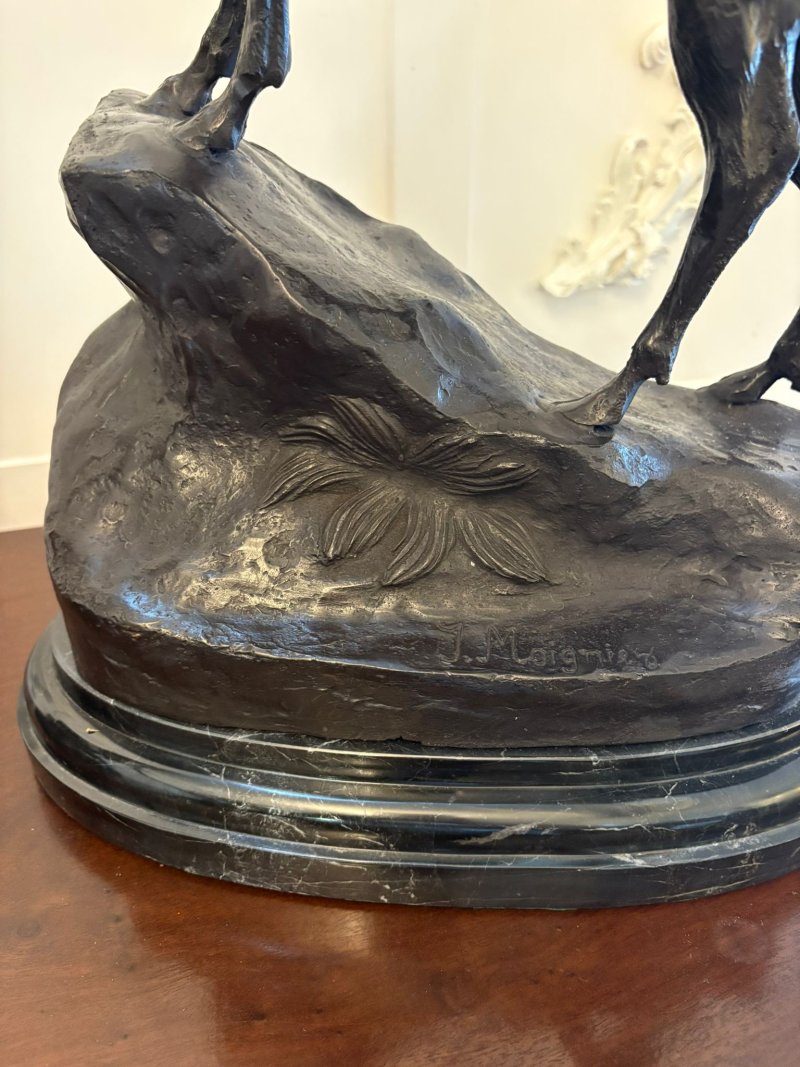 Pair of Exceptional Quality Bronze Highland Stags Mounted on Marble Bases by Jules Moigniez - Image 7